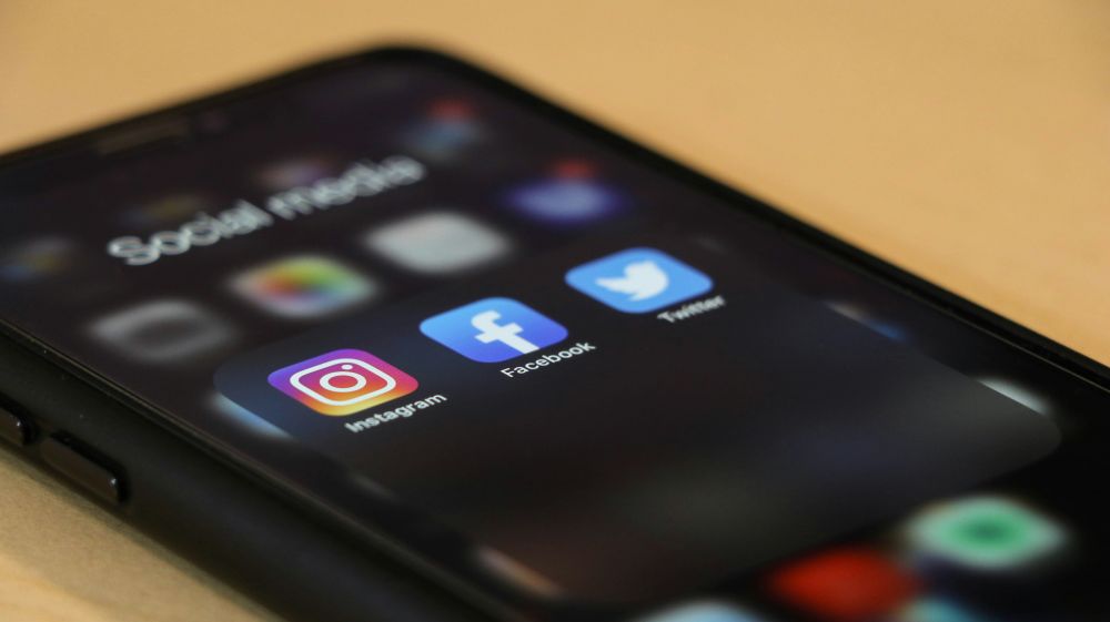 Hvordan sociale medier styrer vores adfærd